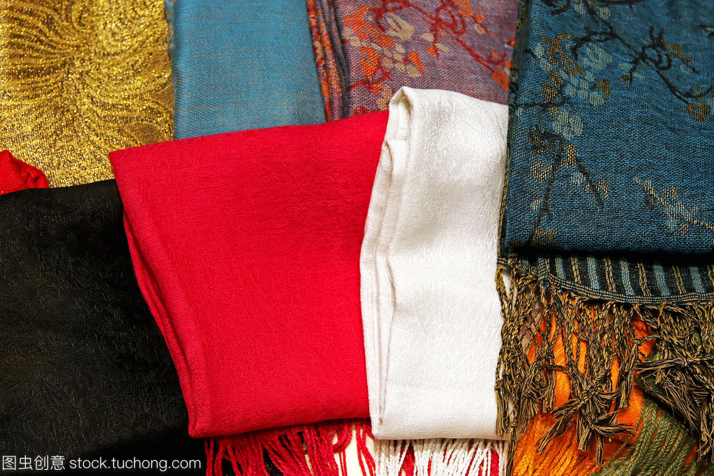 围巾 纺织艺术中的时尚与温暖